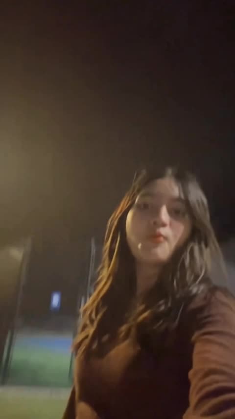 Пение песни Akon